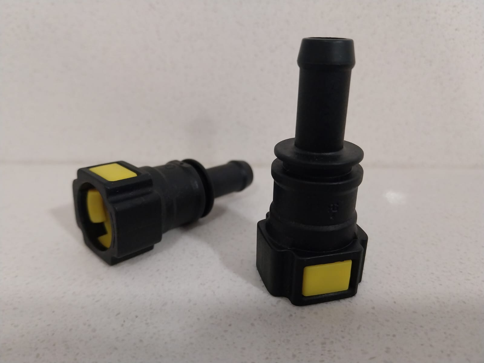 20805109 Acople Rápido Tubería de Refrigerante a Deposito de Expansión VOLVO FM